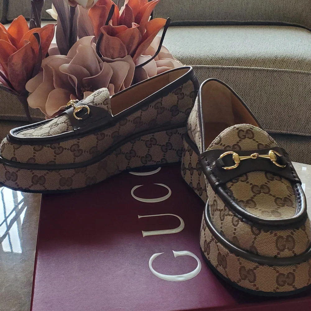 Gucci Tan Leather Interior Slip-On Loafers - Picture 2 of 7